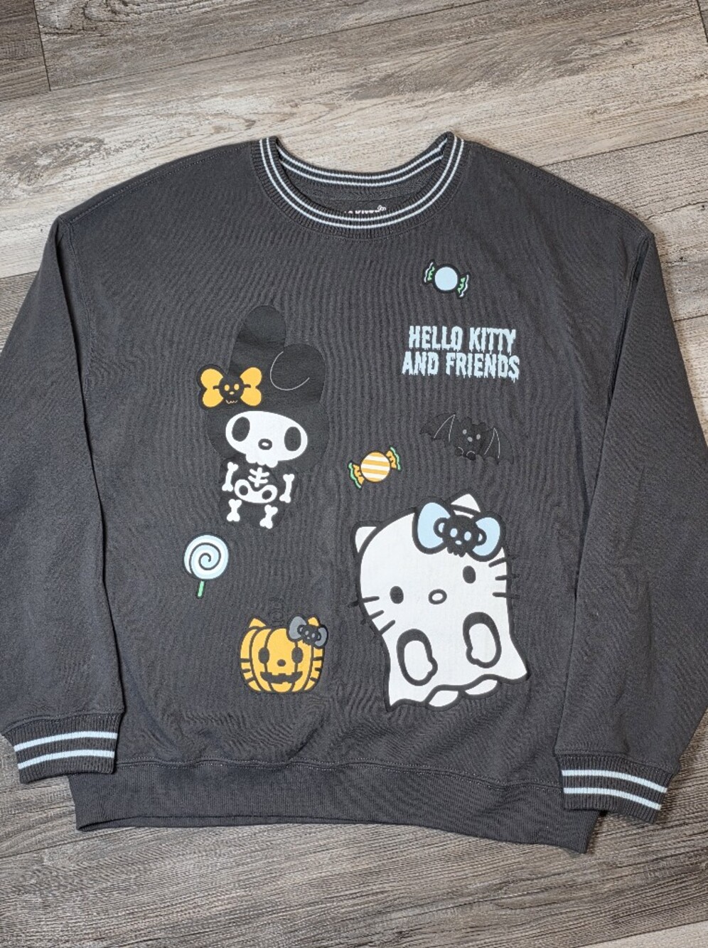 Sanrio Hello Kitty & Friends Halloween Graphic Print Pullover Sweater Sz Lg